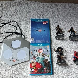 Disney Infinity Wii U Set with Base and 4 Figures